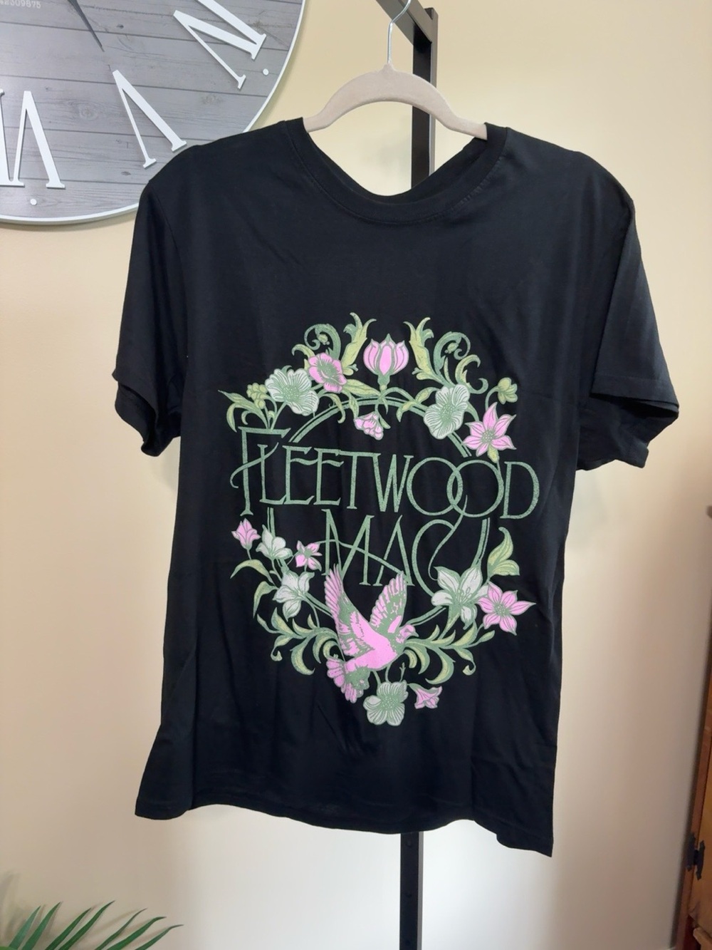 017 NWT Fleetwood Mac Tshirt - Picture 6 of 7